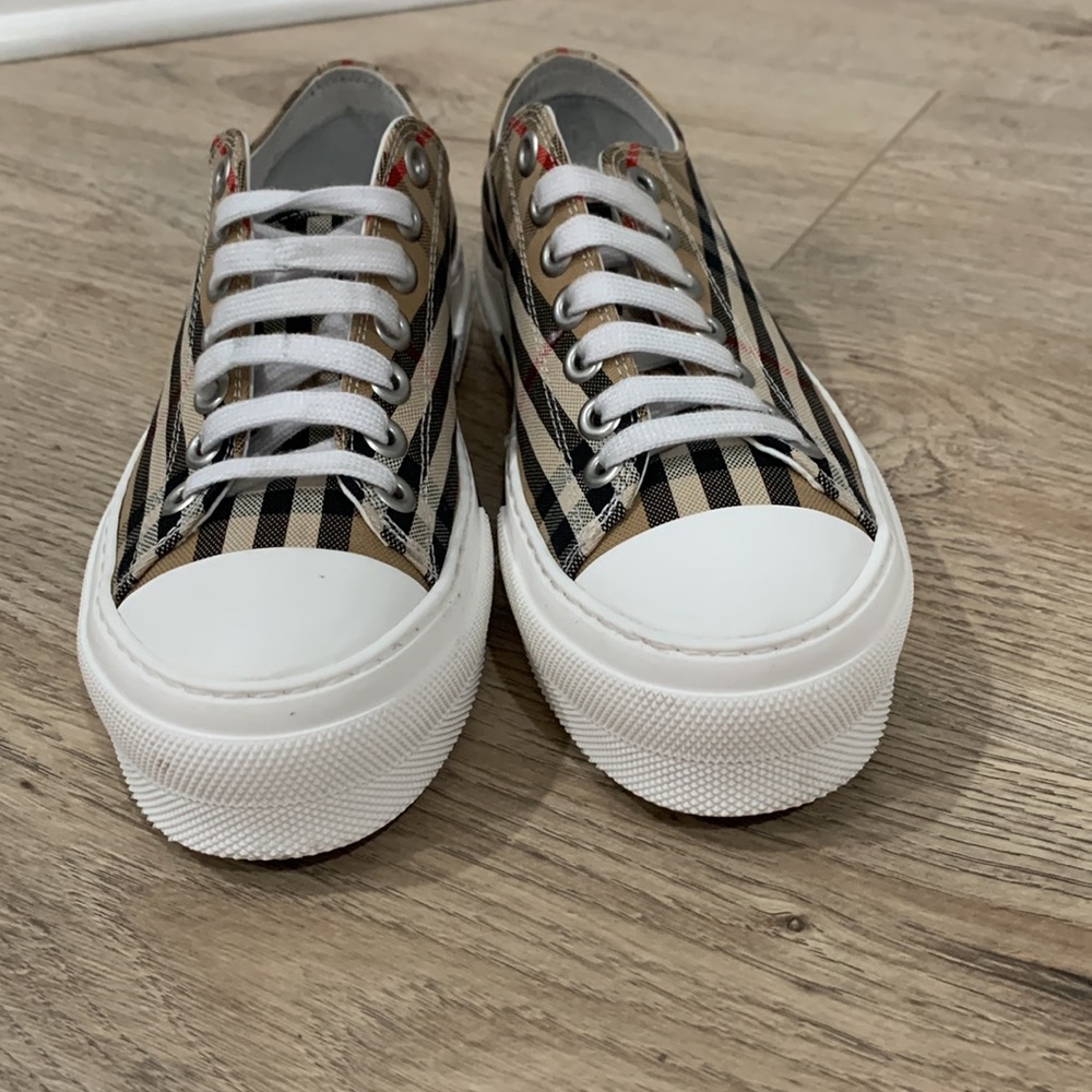 Burberry check Sneakers - Picture 2 of 5